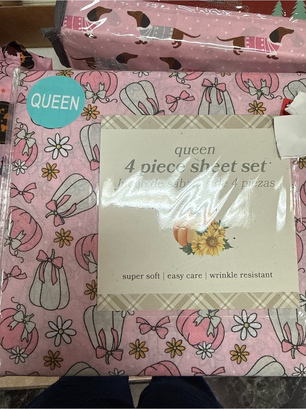 Queen 4-Piece Sheet Set - Pink Floral coquette pumpkin Print